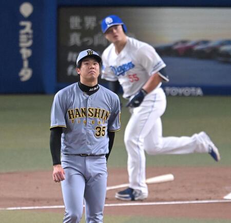 　２回、細川に先制ソロを打たれる才木（撮影・飯室逸平）