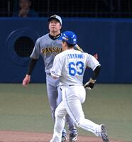 　５回、中日打線につかまる才木（撮影・飯室逸平）