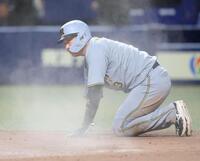 　７回、梅野の三ゴロで本塁アウトになる大山（撮影・中田匡峻）