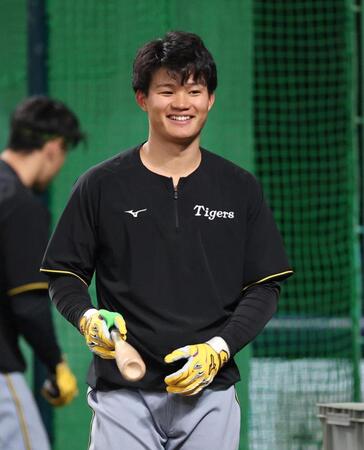 　笑顔を見せる森下（撮影・中田匡峻）