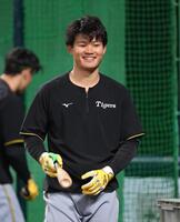 　笑顔を見せる森下（撮影・中田匡峻）