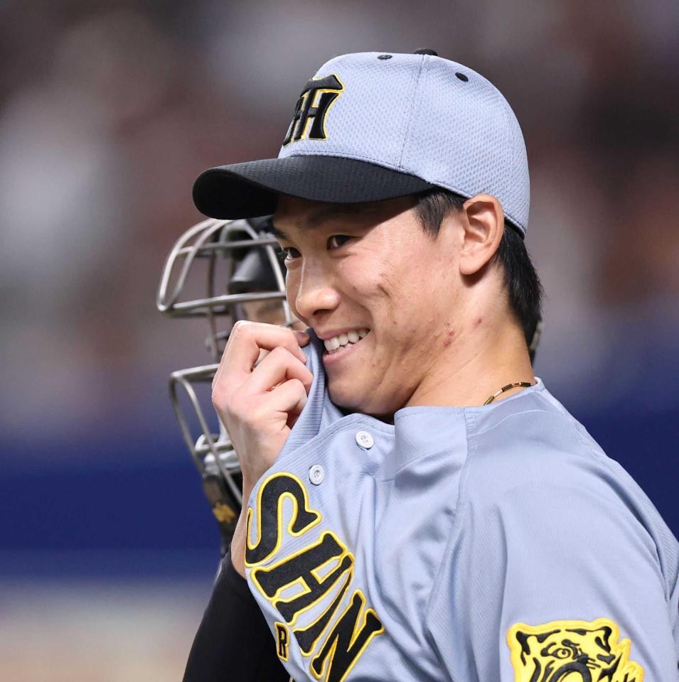 　１０回、表情が和らぐ湯浅（撮影・中田匡峻）