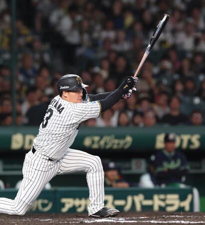 ６回、適時打を放つ大山（撮影・北村雅宏）