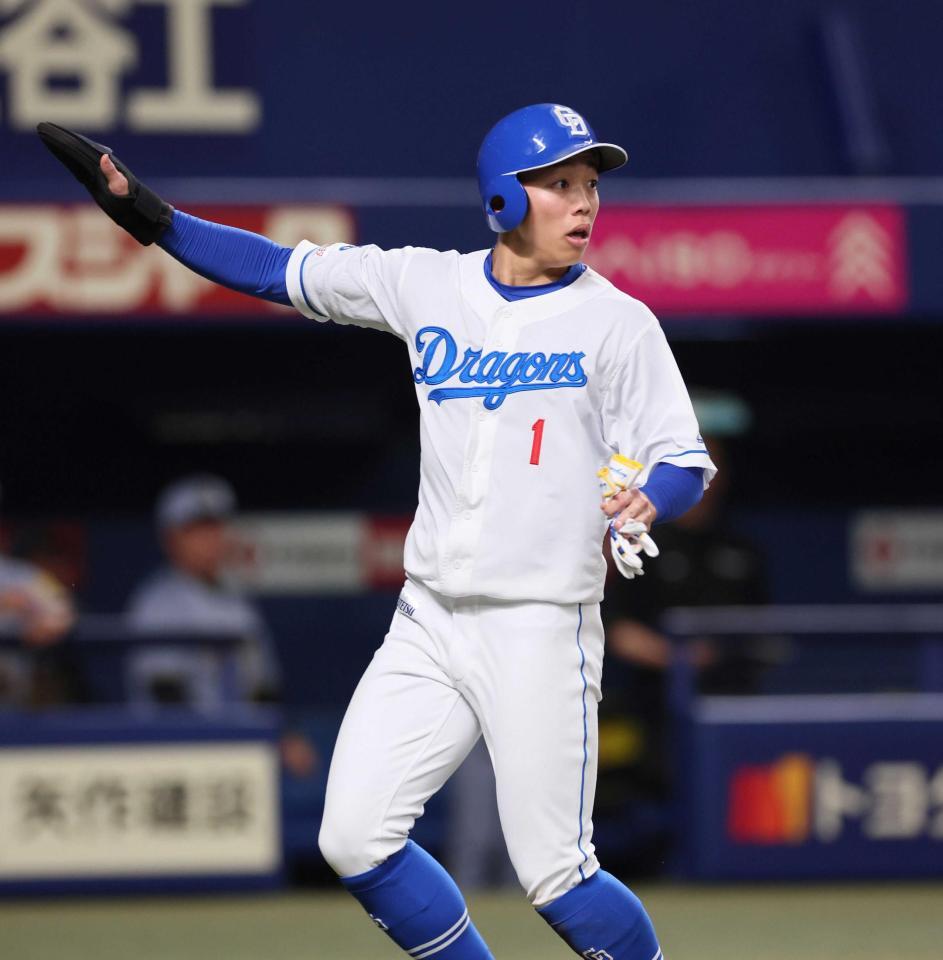 　三走の岡林が生還しており勝ち越しを許す（撮影・北村雅宏）