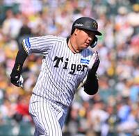 　３回、２点二塁打を放ち駆け出す大山（撮影・西田忠信）