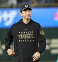 　練習を終え引き揚げる藤川監督（撮影・田中太一）