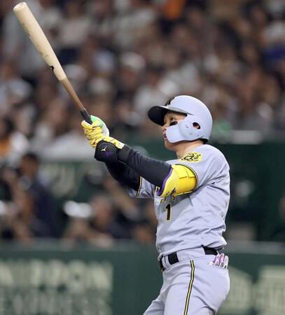 　４回、ソロを放つ森下（撮影・田中太一）