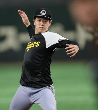 　マウンドの感触を確かめる石黒（撮影・田中太一）