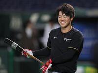 　打撃練習をする中川（撮影・田中太一）