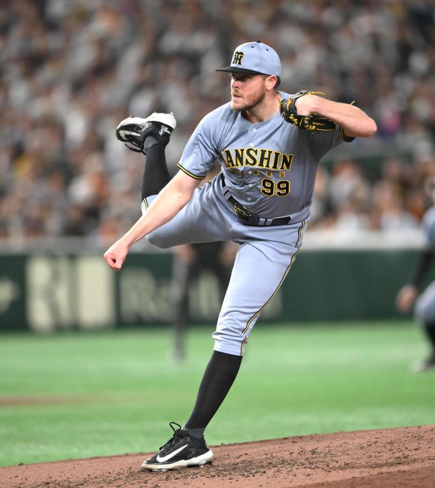 　４回から２番手として登板したビーズリー（撮影・堀内翔）