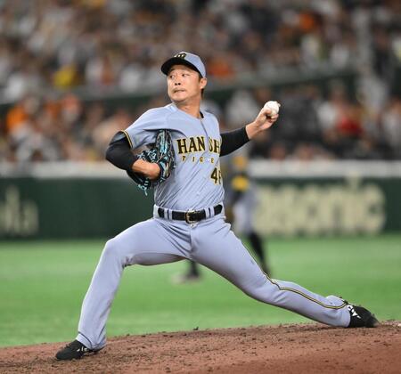 　８回から４番手として登板した島本＝６日