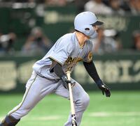 　３回、中野が中前打を放つ（撮影・堀内翔）