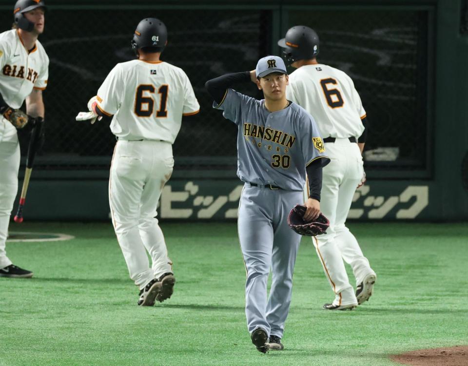 　４回、泉口に２点適時打を浴びた門別（撮影・金田祐二）