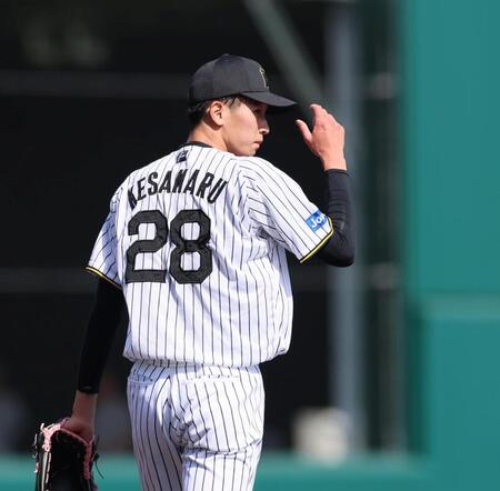 　７回、和辻を二ゴロに打ち取った今朝丸（撮影・北村雅宏）