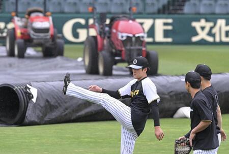 　１軍に合流し、練習に汗を流す高寺