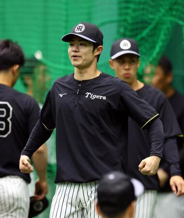 　練習前に気合を入れる中野（撮影・山口登）