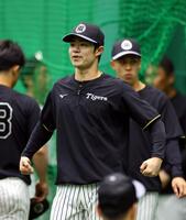 　練習前に気合を入れる中野（撮影・山口登）