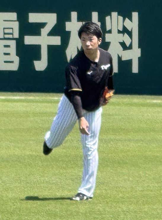 　キャッチボールを再開した石井