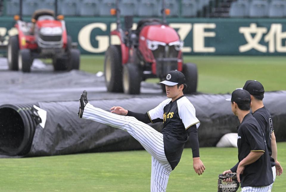 　１軍に合流し、練習に汗を流す高寺