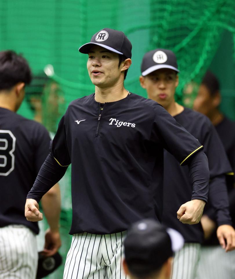 　練習前に気合を入れる中野（撮影・山口登）