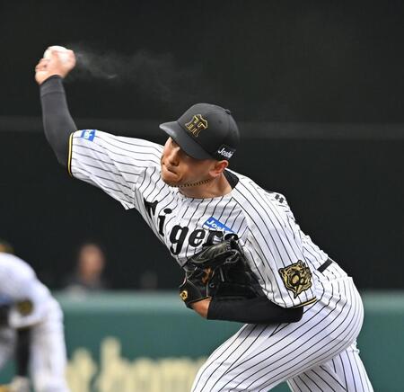 　力投する先発の早川（撮影・西田忠信）