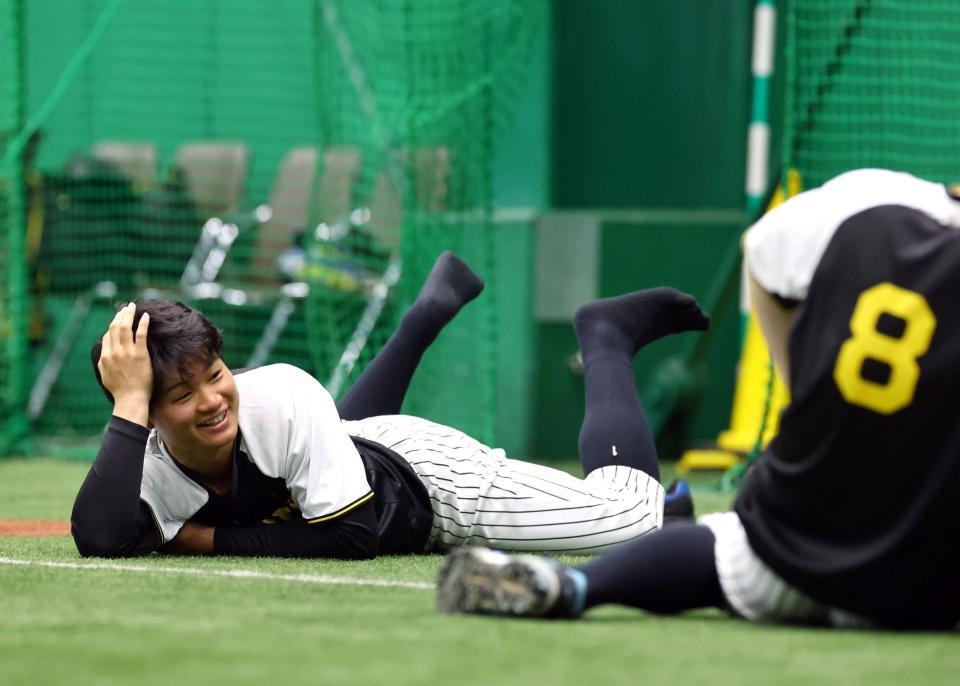 　練習前、リラックスとした表情を見せる森下（撮影・山口登）