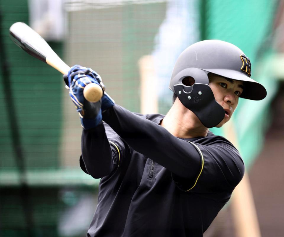 　打撃練習する中野（撮影・山口登）