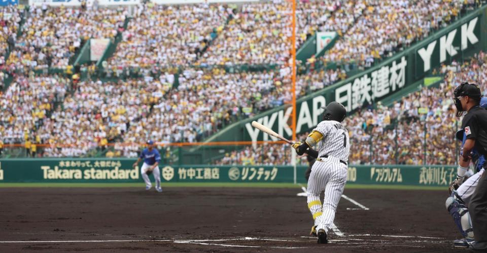 　１回、先制適時打を放つ森下（撮影・北村雅宏）