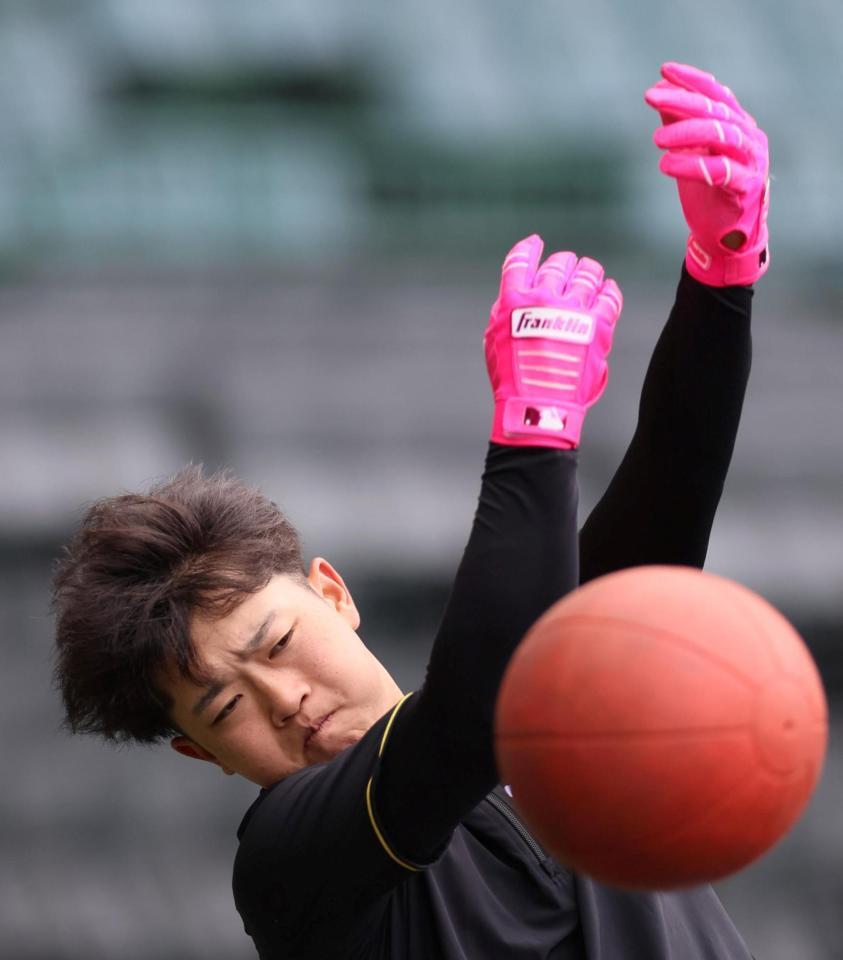 　トレーニングする中川（撮影・北村雅宏）