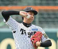 　キャッチボールで調整する才木（撮影・西田忠信）