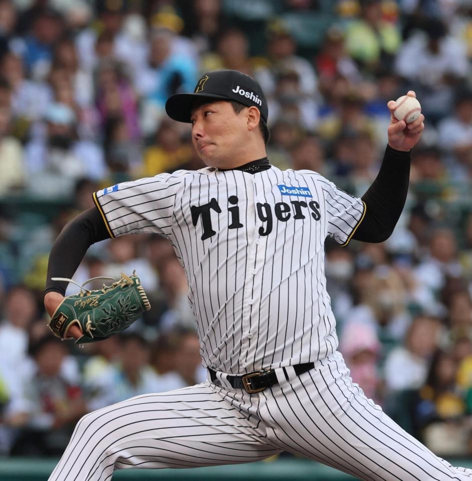 　９回から登板する岩崎（撮影・北村雅宏）