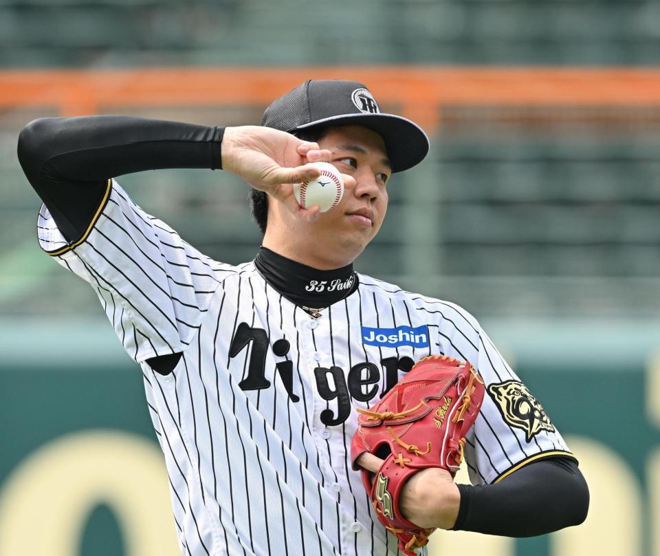 　キャッチボールで調整する才木（撮影・西田忠信）