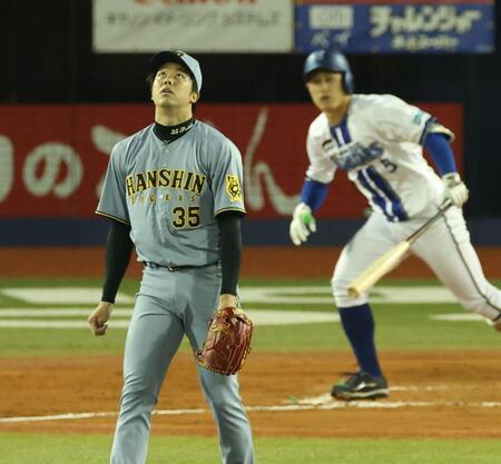 ７回、代打・松尾に先制中犠飛を浴びる才木（撮影・金田祐二）