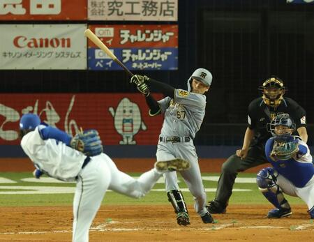 【井川慶氏の眼】阪神・高寺1号 真ん中付近のコースとはいえ、ひと振りで仕留めたのが見事 才木は力あるボール投げられていた