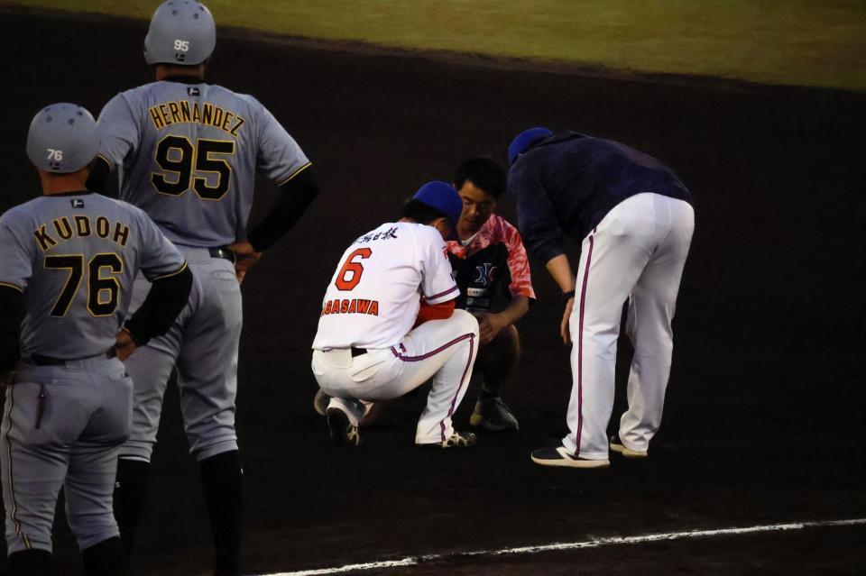 　ヘルナンデスと交錯し、うずくまる永沢
