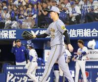 　８回、牧に先制打を許した及川（撮影・田中太一）