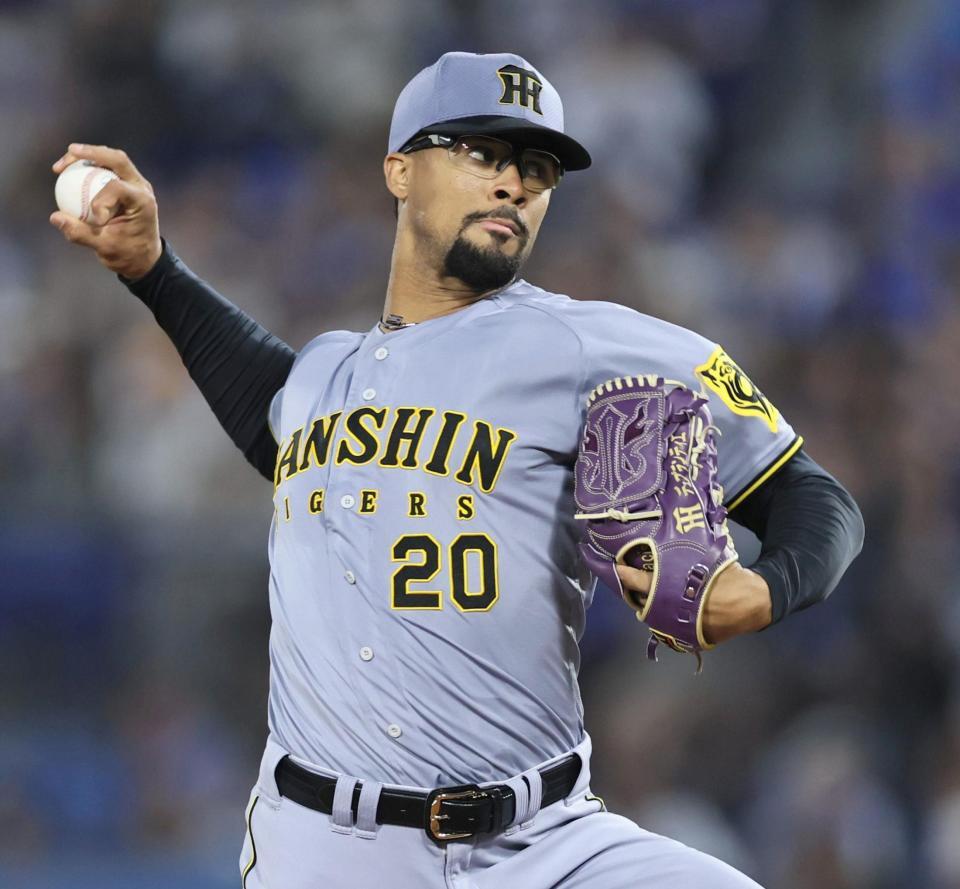 　先発し投げ込むデュプランティエ（撮影・田中太一）