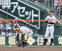 阪神 藤田平氏と鳥谷敬氏がタテジマユニでノック受ける 藤田氏は高寺へ