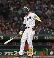 　６回、見逃し三振に倒れた森下（撮影・西田忠信）