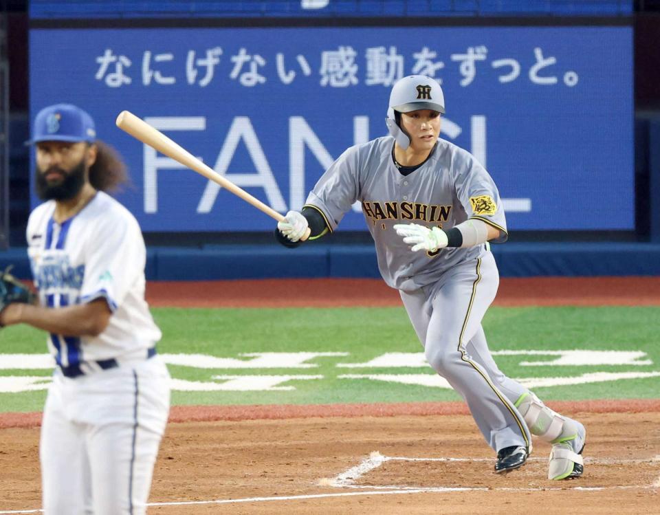 　３回、左前打を放つ木浪（撮影・金田祐二）