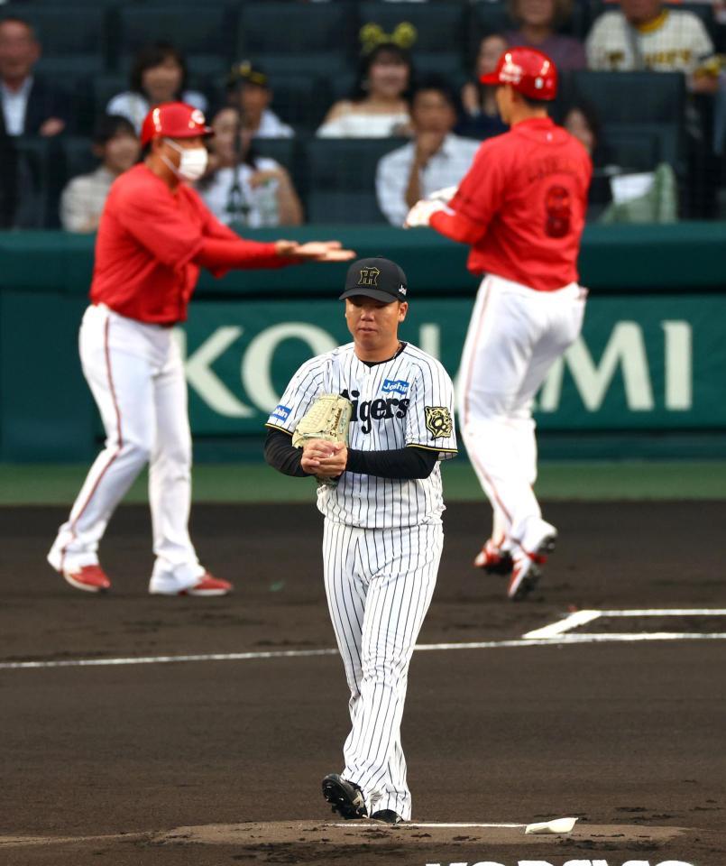 　１回、村上は秋山に先制ソロを許す（撮影・山口登）