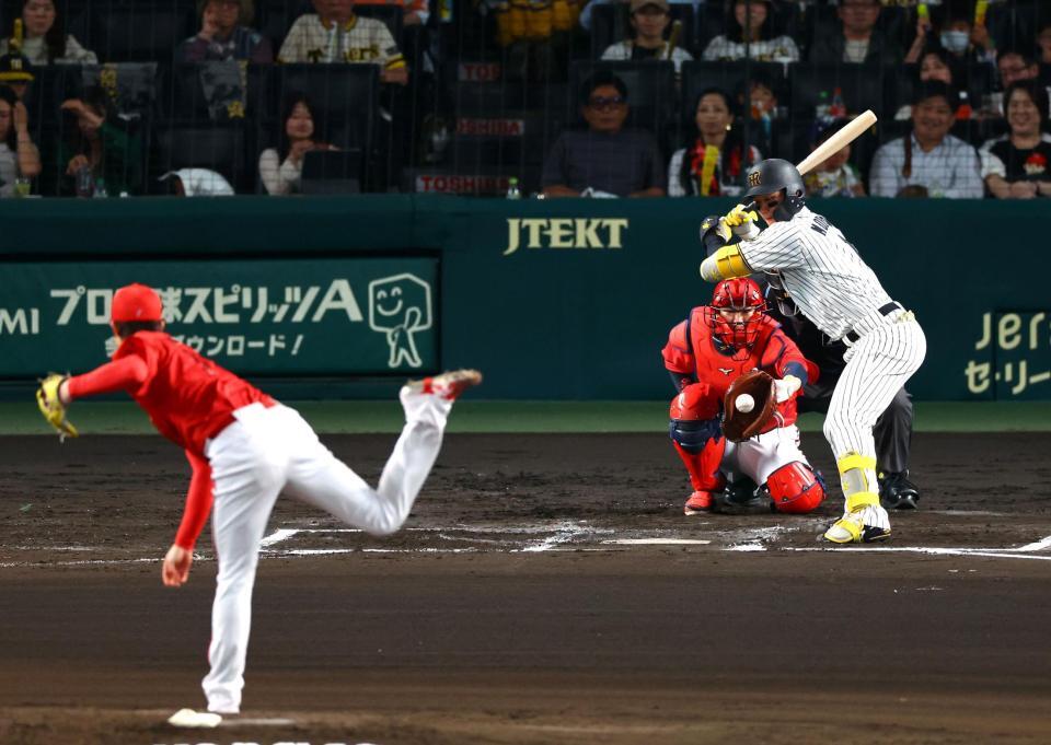 　６回、見逃し三振に倒れる森下（撮影・山口登）