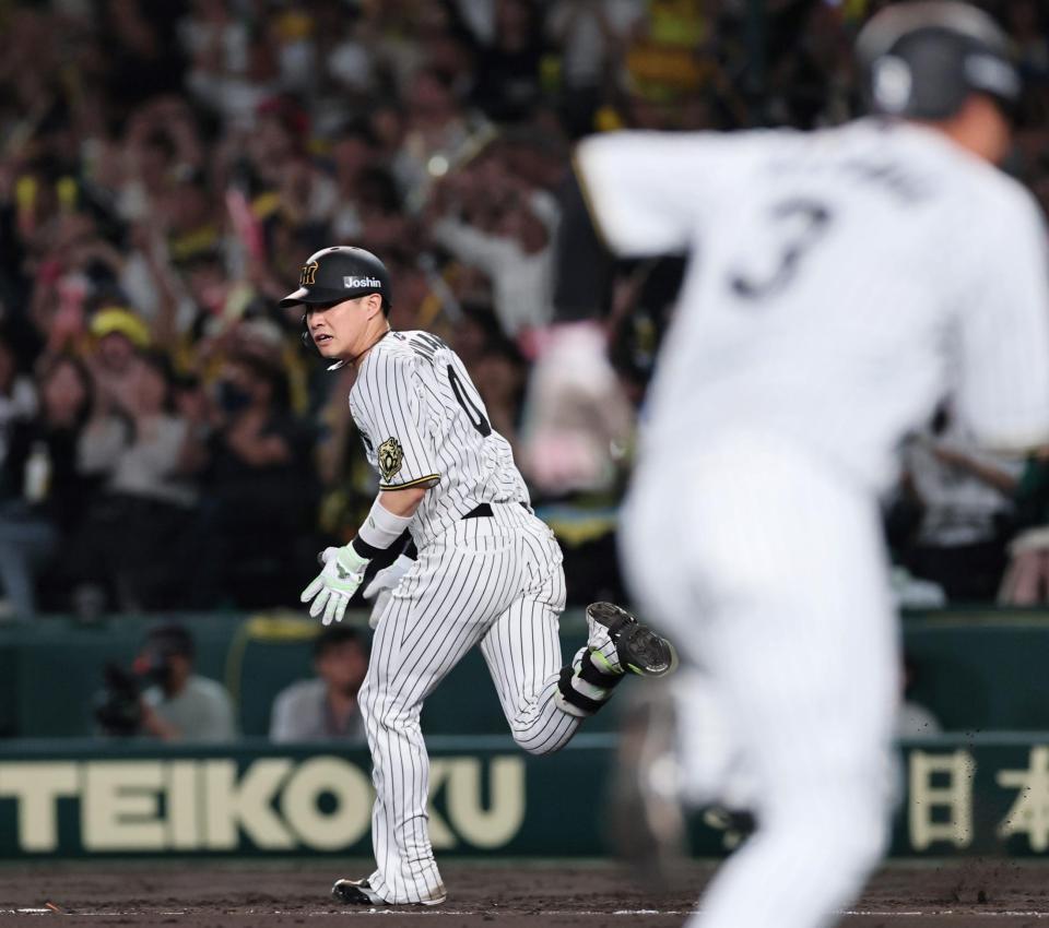 　７回、適時打を放つ木浪（撮影・田中太一）