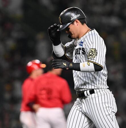 　９回、前川が中飛に倒れ試合終了（撮影・西田忠信）