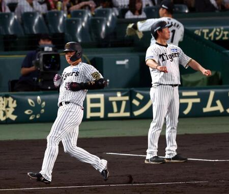 　４回、三ゴロに倒れる大山（撮影・山口登）