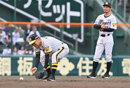 ７７歳藤田平氏のフィールディングに鳥谷氏くぎ付け！？ 阪神－広島の試合前に「至高の遊撃手列伝」