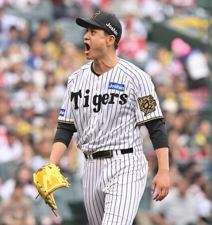 　５回、モンテロを三振に仕留め、ほえる大竹（撮影・西田忠信）