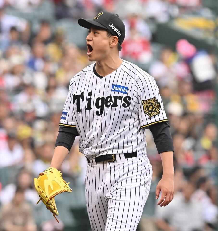 　５回、モンテロを三振に仕留め、ほえる大竹（撮影・西田忠信）