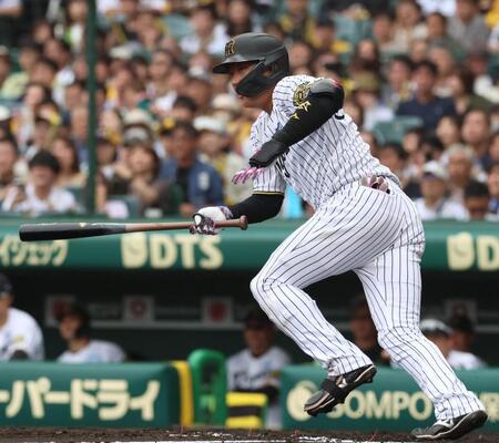 　２回、二塁打を放つ大山（撮影・北村雅宏）