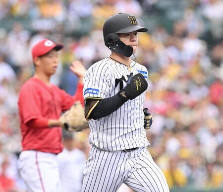 　３回、二ゴロに倒れる中野（撮影・西田忠信）